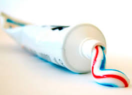 pasta para blanquear los dientes casero