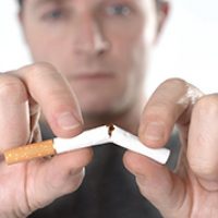 tabaco causa halitosis